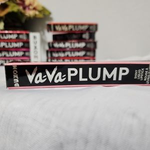 A Muse Me - Buxom Va-Va-Plump Shiny Liquid Lipstick